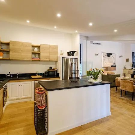 Bergerie Renovee Avec Piscine *